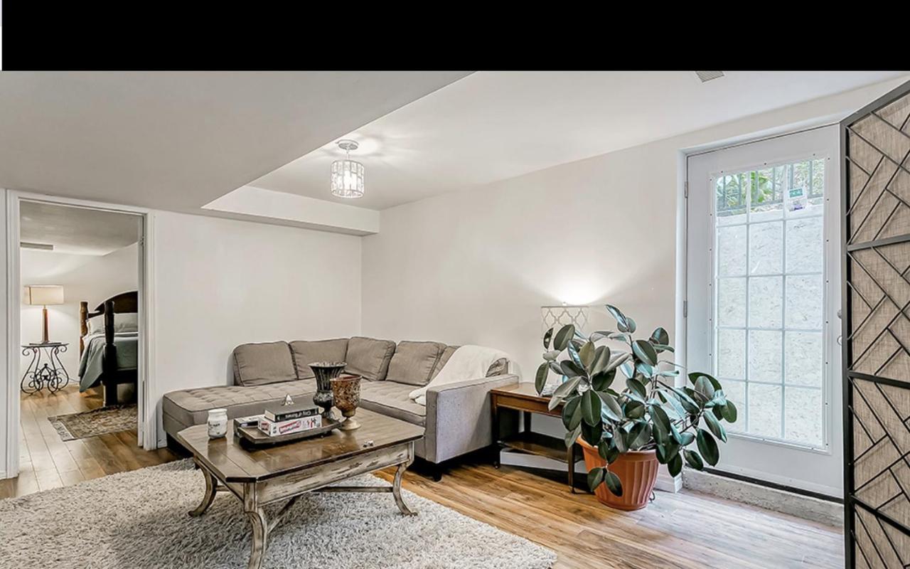 Cozy Apartment In Oakville , Ontario , Canada Esterno foto